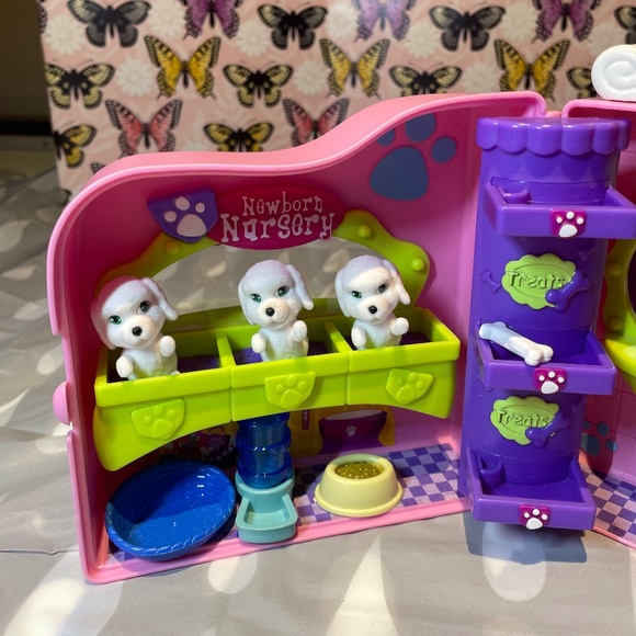 🎁2 for $15- Vintage 🦴Puppy in My Pocket 🐶Newborn Nursery play set - Picture 2 of 8